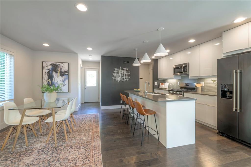 102 E 81st Street Property Photo 8