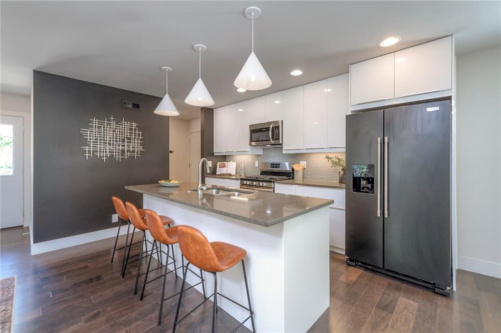 102 E 81st Street Property Photo 15