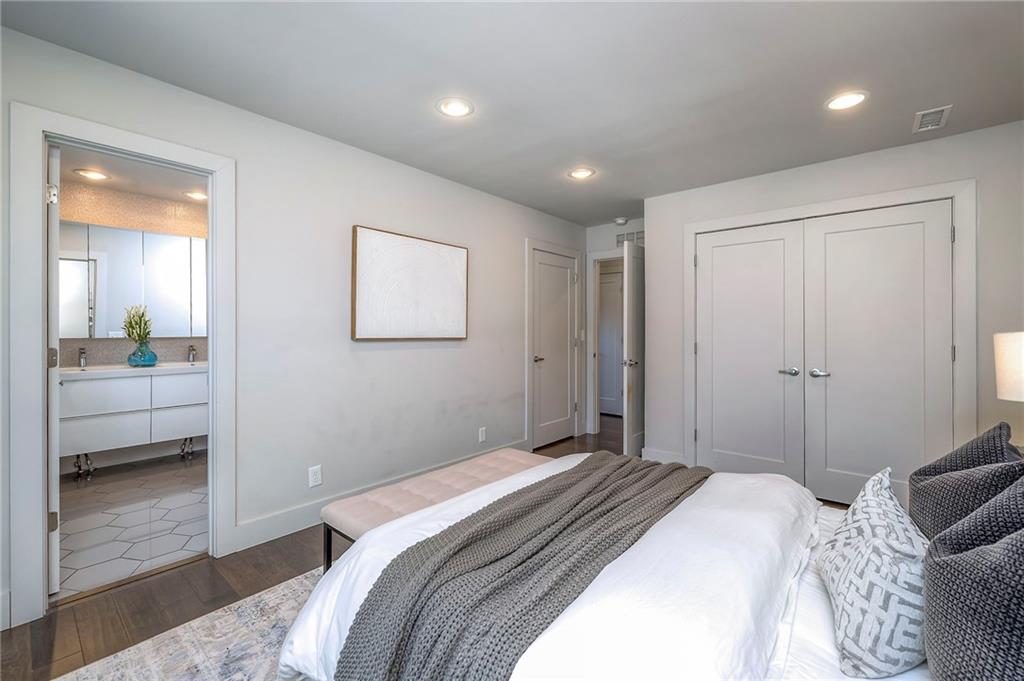 102 E 81st Street Property Photo 21