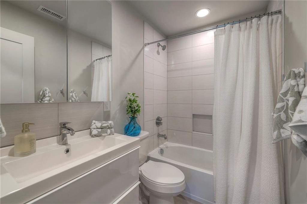 102 E 81st Street Property Photo 24