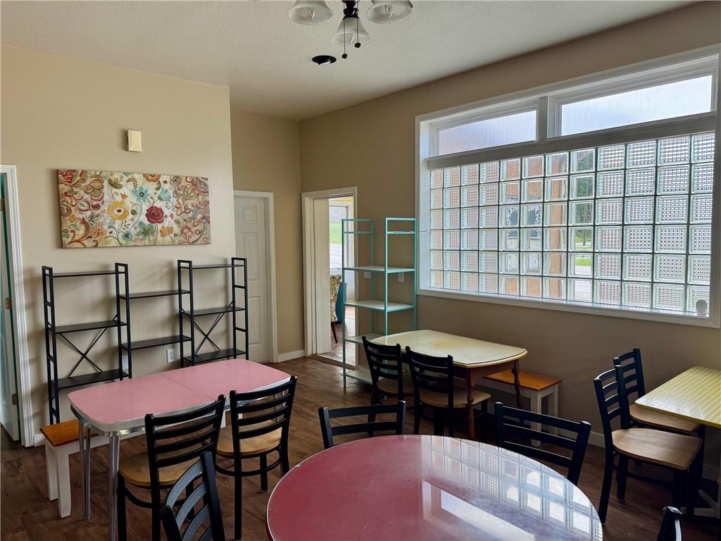 101 W Walnut Street Property Photo 10