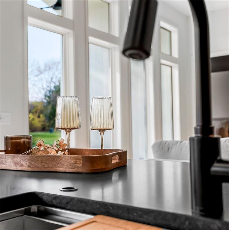 18221 W 168th Terrace Property Photo 10