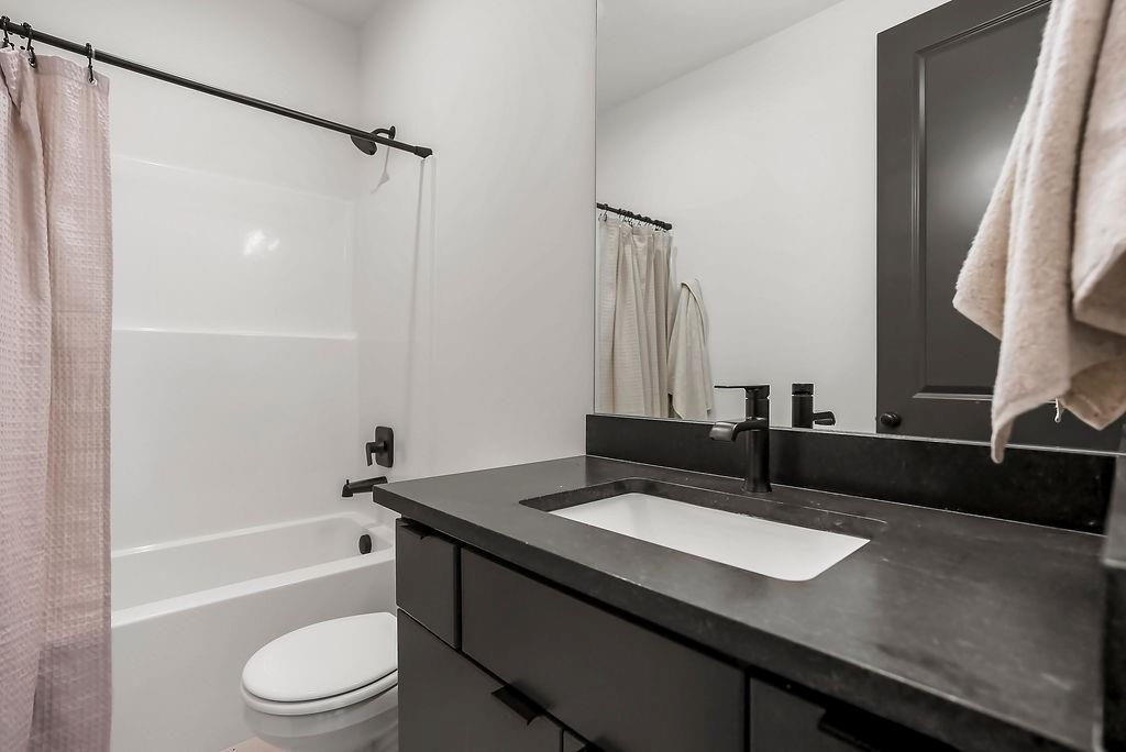 18221 W 168th Terrace Property Photo 24