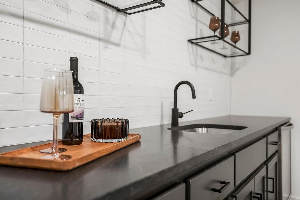 18221 W 168th Terrace Property Photo 27