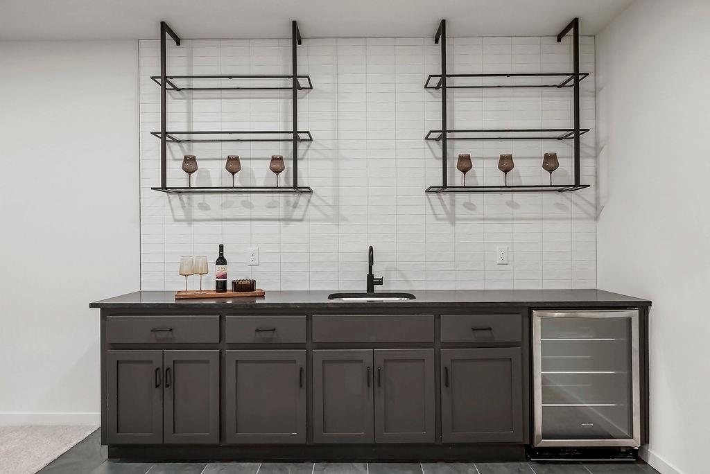 18221 W 168th Terrace Property Photo 28