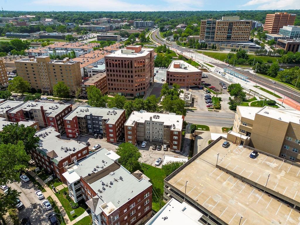 210 E Emanuel Cleaver #3e Boulevard Property Photo 27