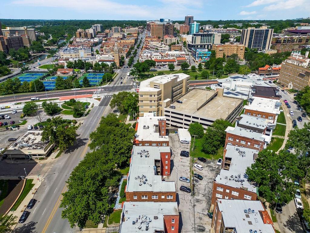 210 E Emanuel Cleaver #3e Boulevard Property Photo 28