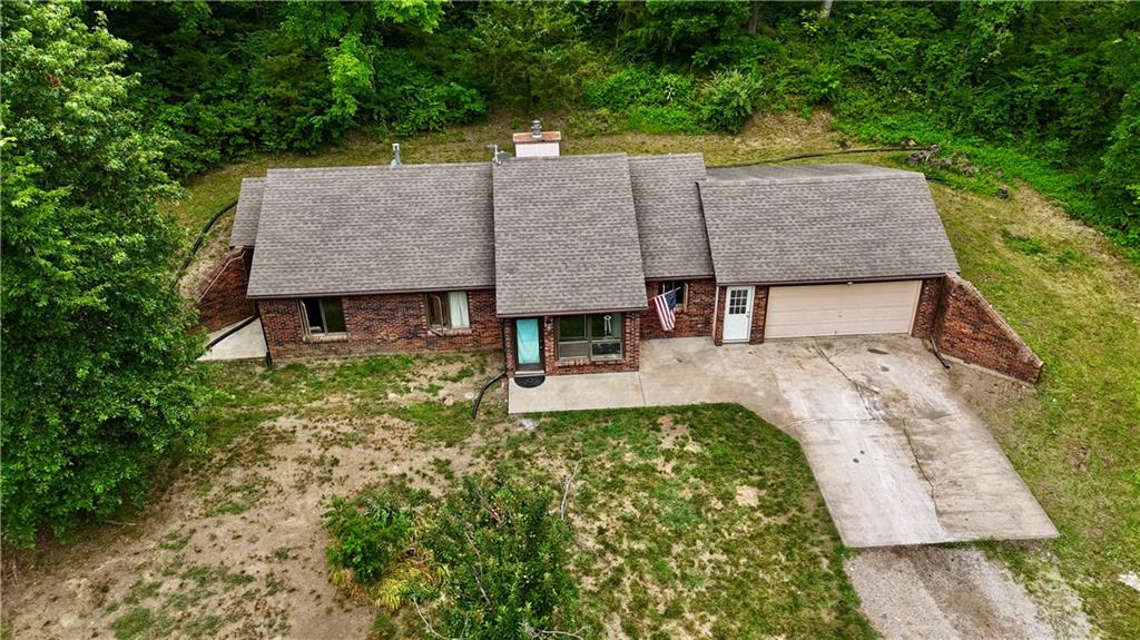 684 N 1474 Road Property Photo 1
