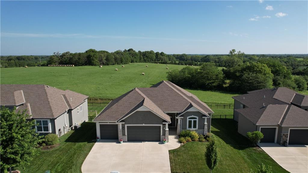 2010 Ne 114th Terrace Property Photo 1