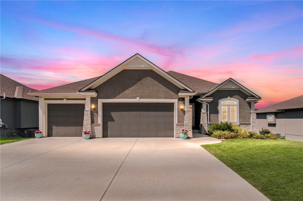 2010 Ne 114th Terrace Property Photo 2