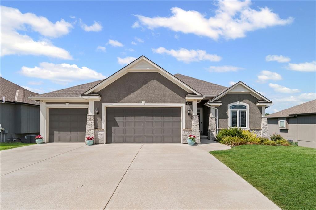 2010 Ne 114th Terrace Property Photo 3