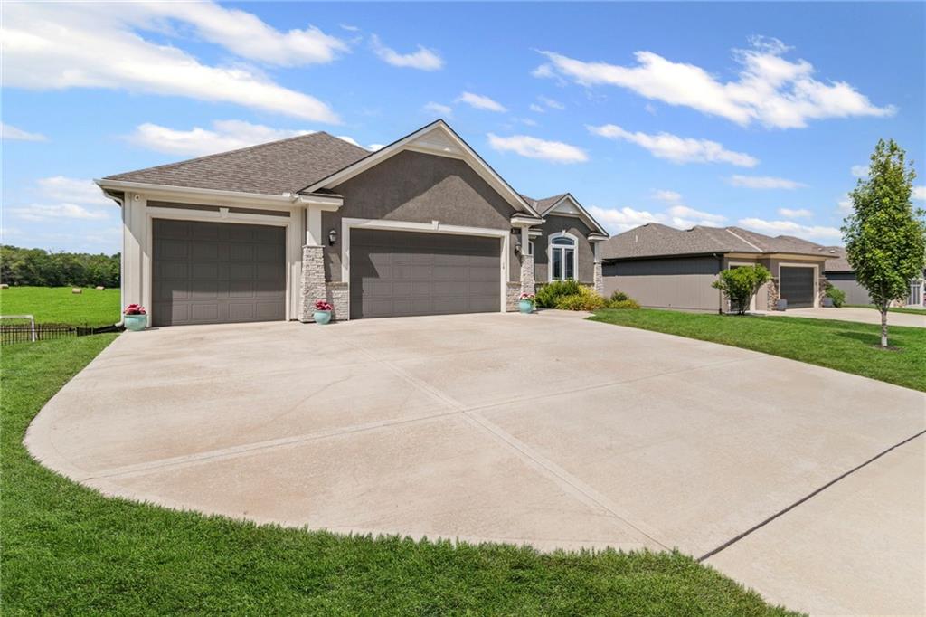 2010 Ne 114th Terrace Property Photo 4