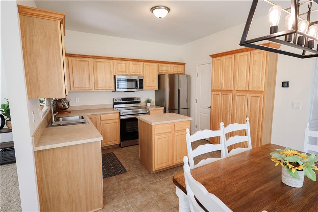 630 Sw Shadow Glen Court Property Photo 4