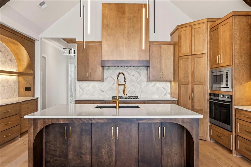 1319 Granton Lane Property Photo 8