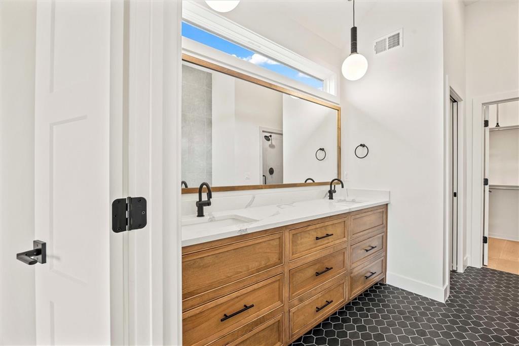 1319 Granton Lane Property Photo 22