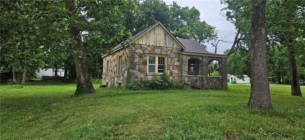 902 S Pine Street Property Photo 1