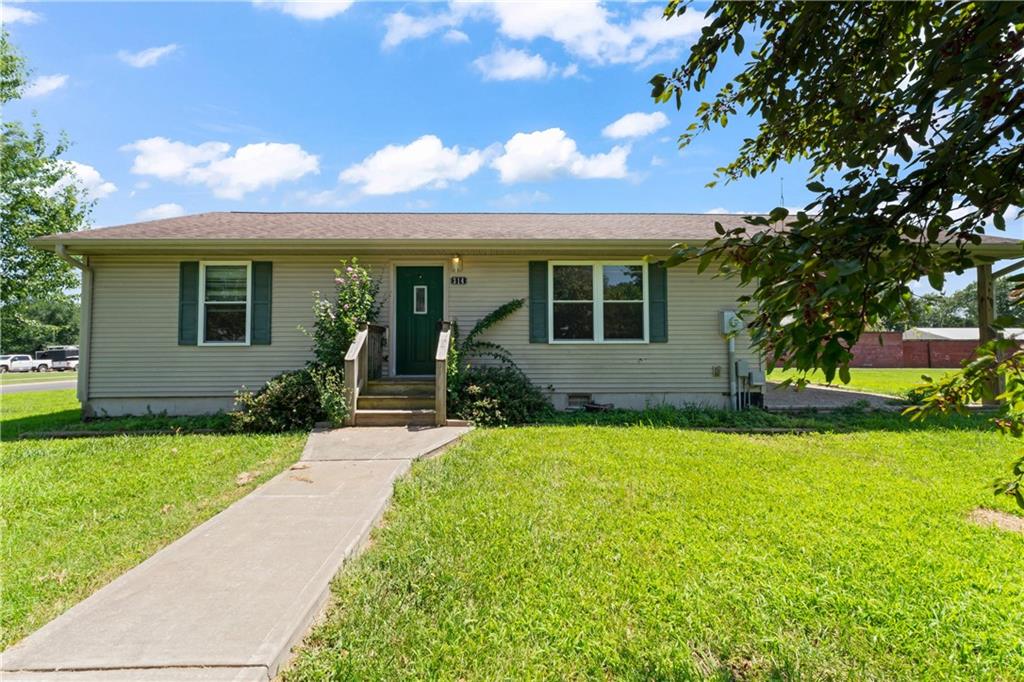 314 E Walnut Street Property Photo 1