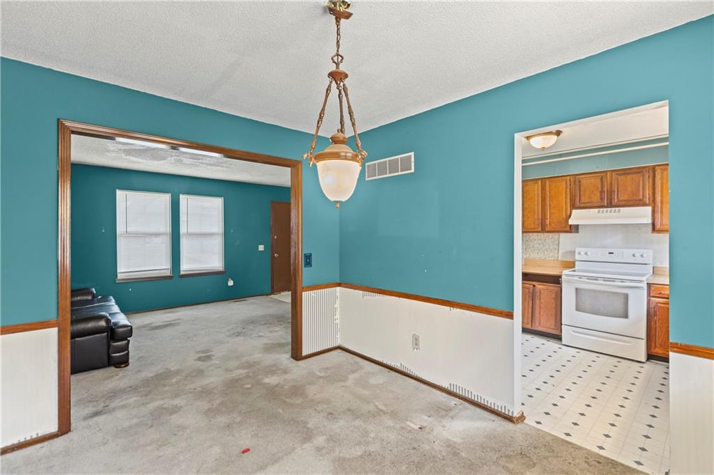 1425 W Poplar Street Property Photo 6