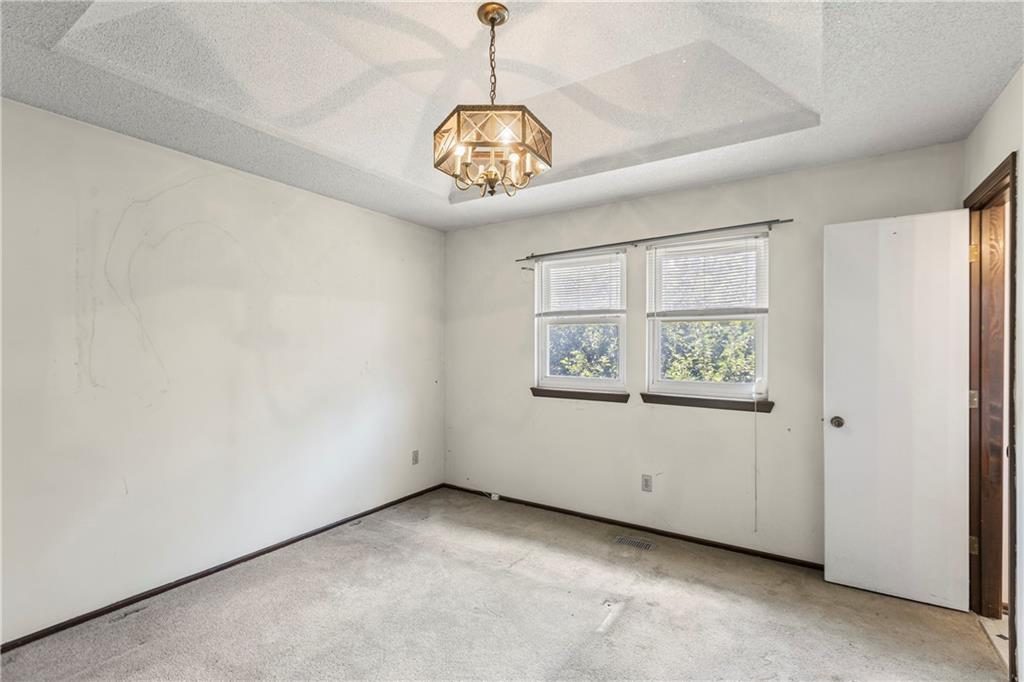 1425 W Poplar Street Property Photo 7