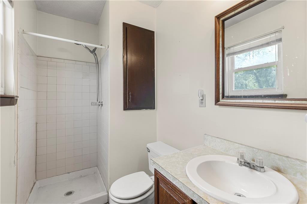 1425 W Poplar Street Property Photo 9