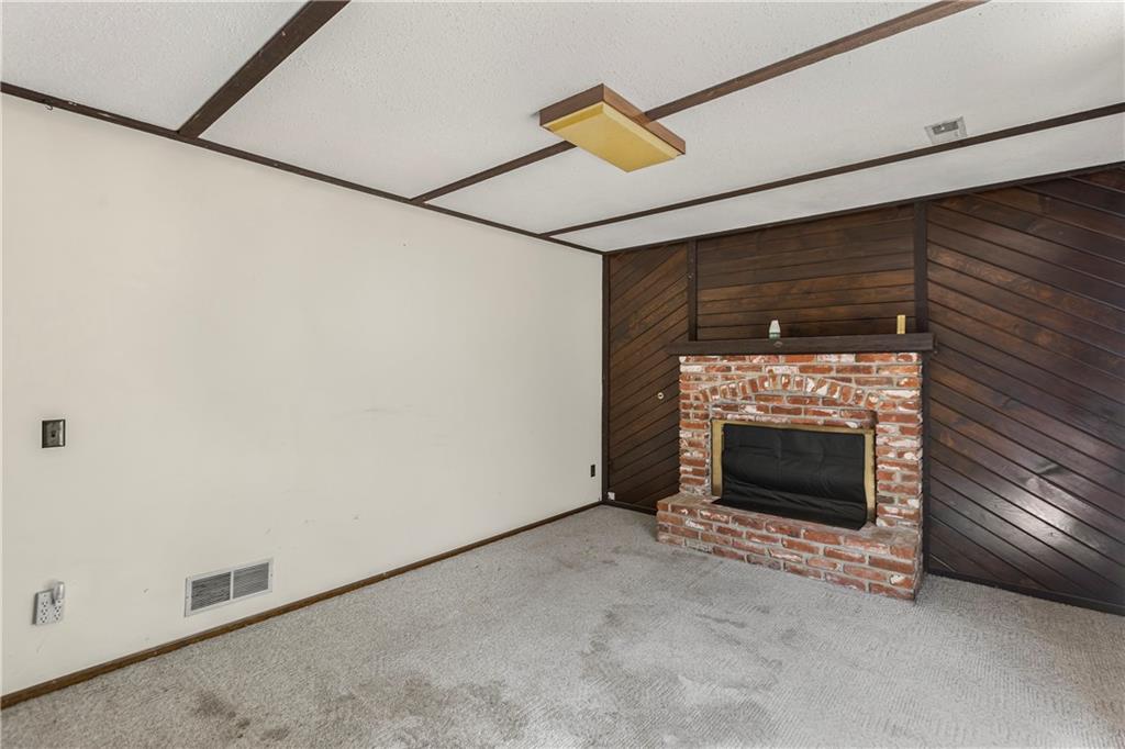 1425 W Poplar Street Property Photo 13