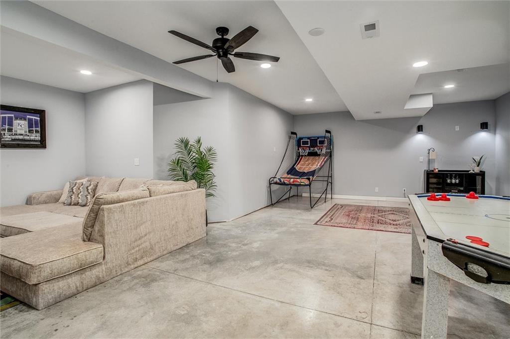 1612 March Lane Property Photo 23