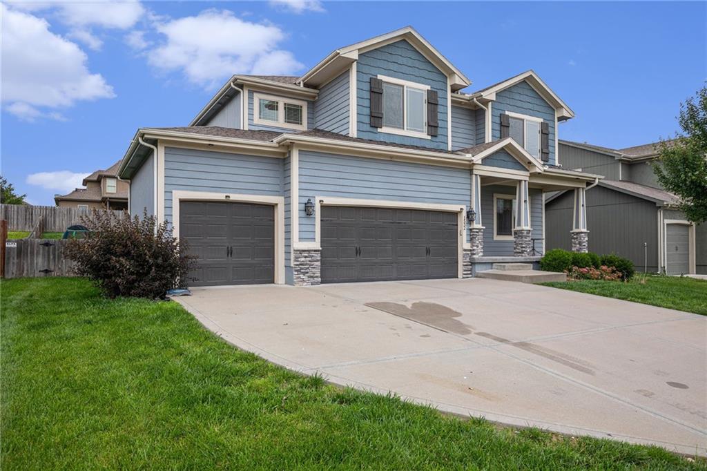 1532 SW Cross Creek Drive