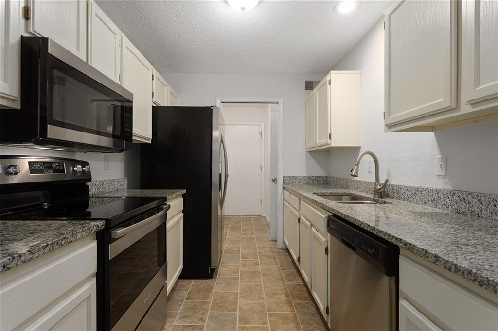 1111 N 84th Terrace Property Photo 12