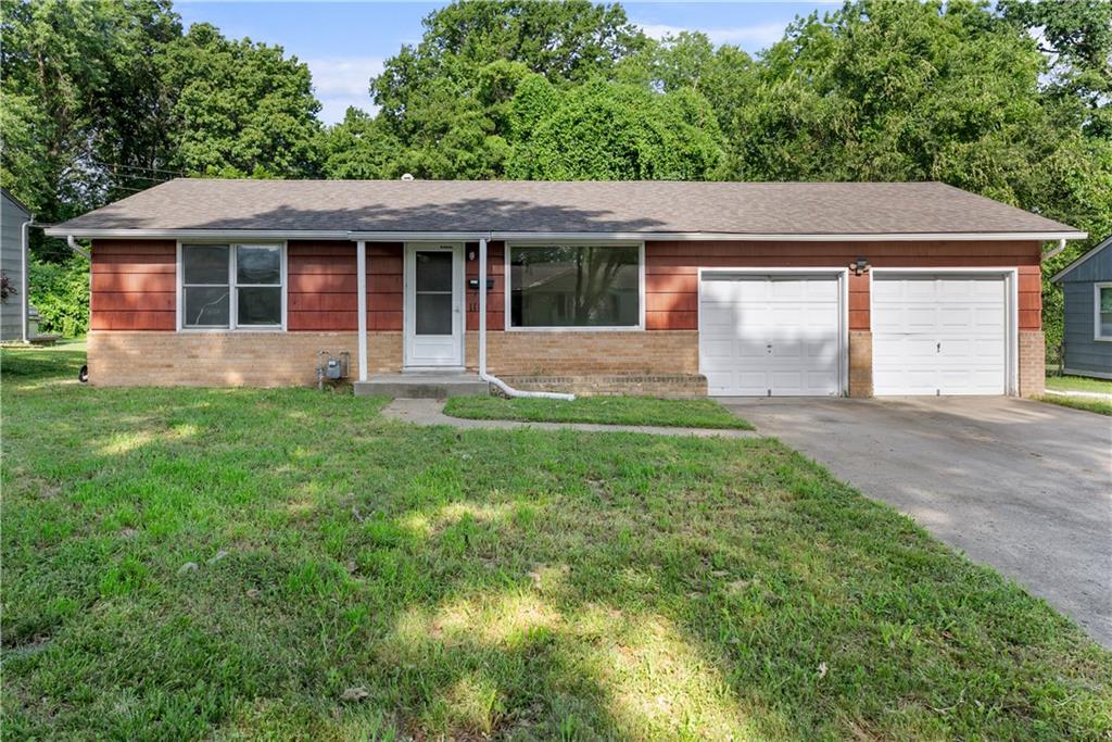 1110 S 45th Terrace Property Photo 1