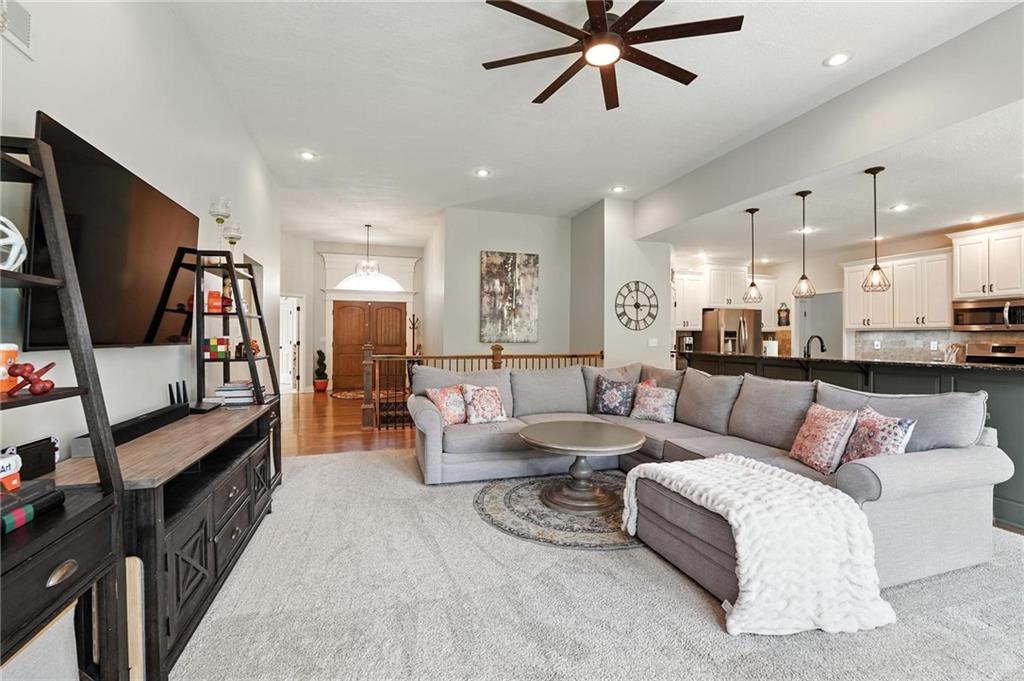 6025 Vardon Drive Property Photo 5