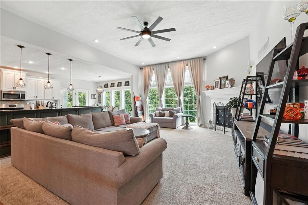 6025 Vardon Drive Property Photo 6