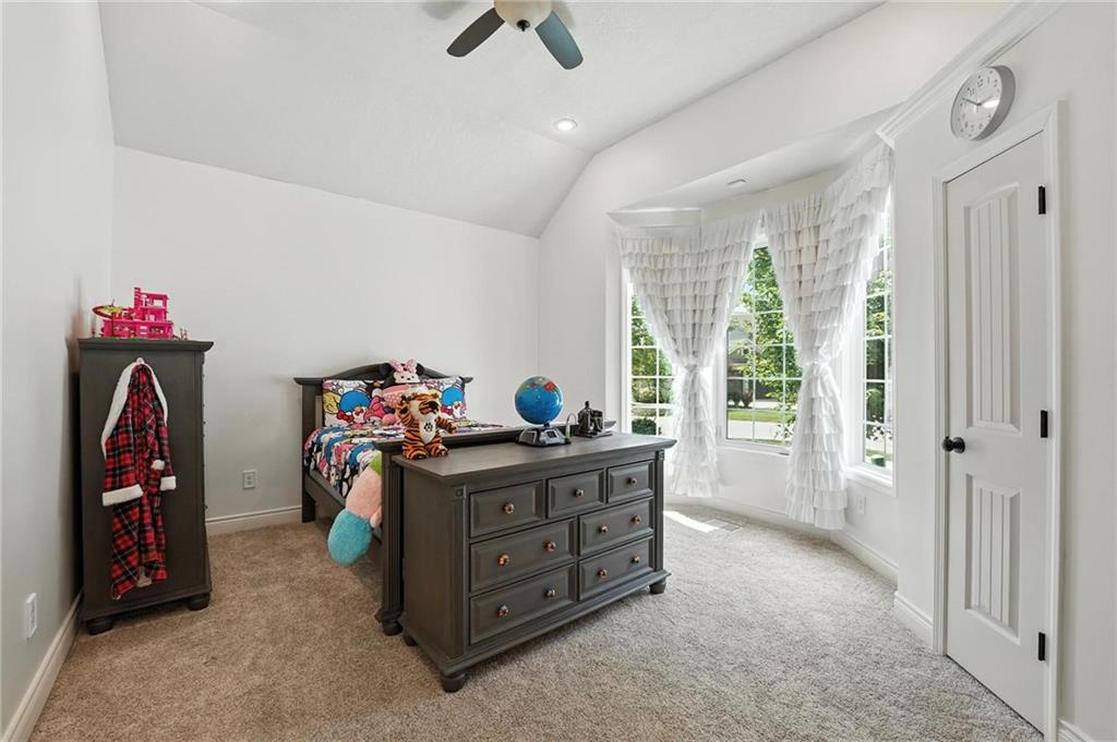 6025 Vardon Drive Property Photo 12