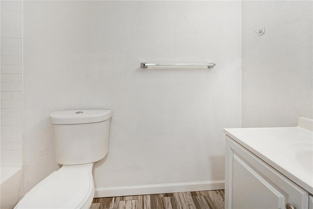 4063 Warwick Boulevard Property Photo 8