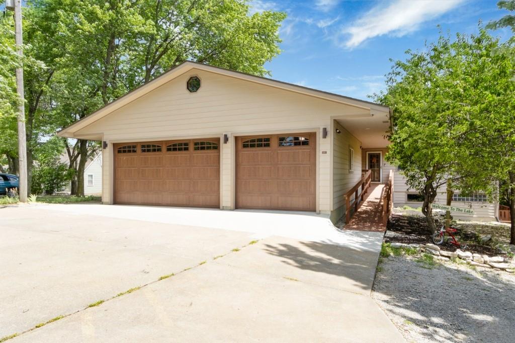 284 W Flint Hills Drive Property Photo 1