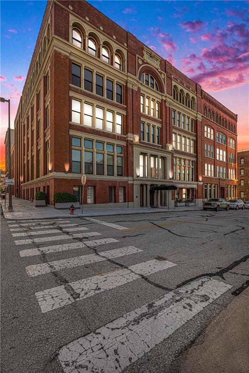 612 CENTRAL Street