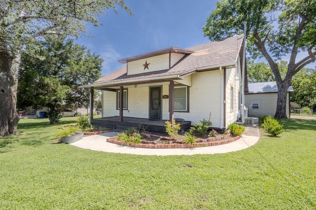 1811 S Walnut Street Property Photo 1