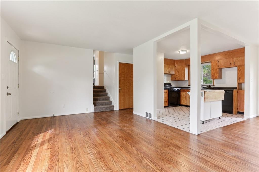 9312 Fairwood Drive Property Photo 3