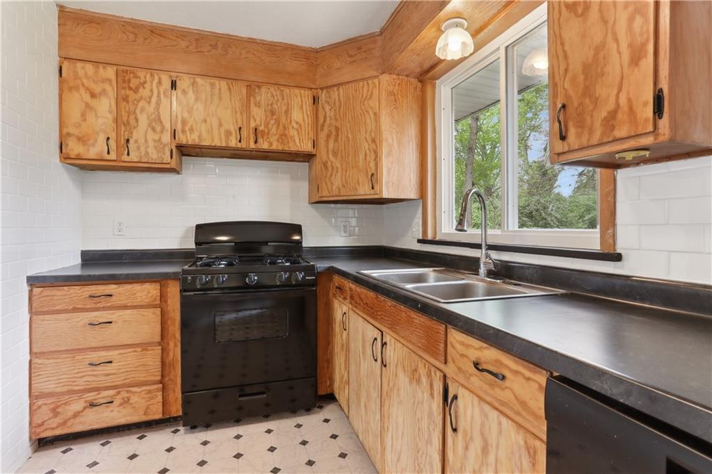 9312 Fairwood Drive Property Photo 6