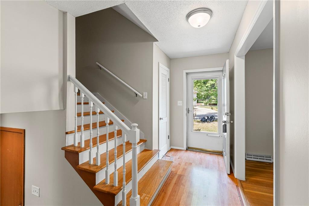 3407 Birchwood Drive Property Photo 3