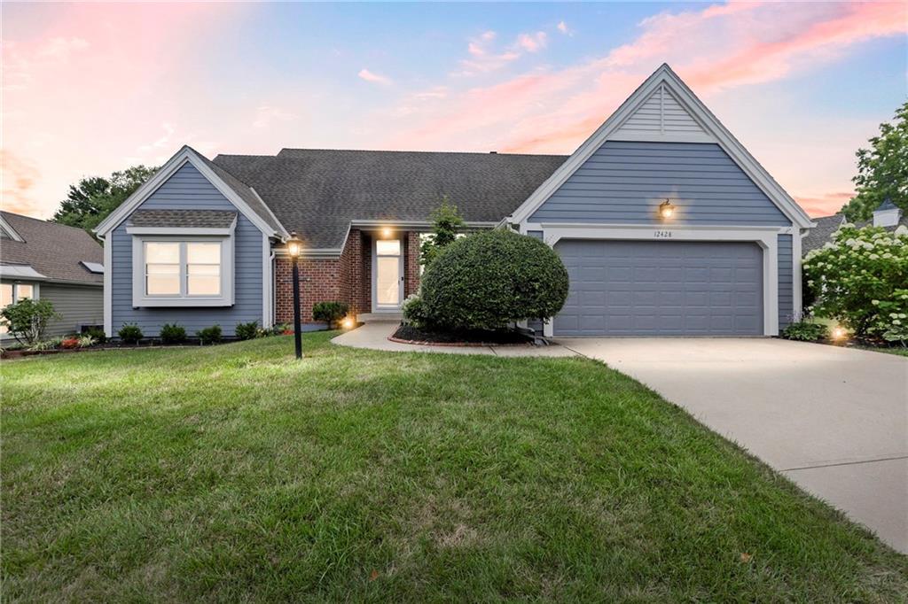 12428 Cambridge Circle Property Photo 1