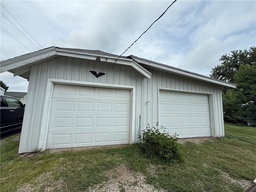 111 E Nodaway Street Property Photo 17