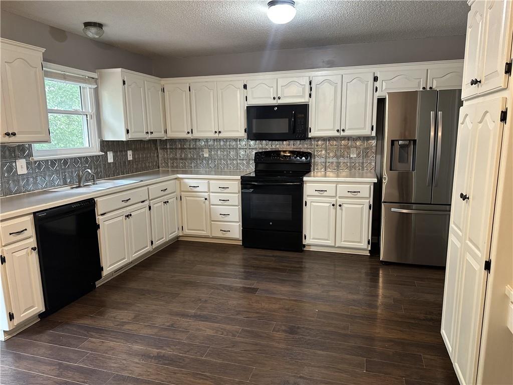 1214 Sw Windcrest Court Property Photo 6