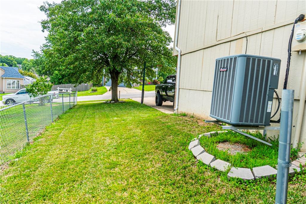 1214 Sw Windcrest Court Property Photo 35