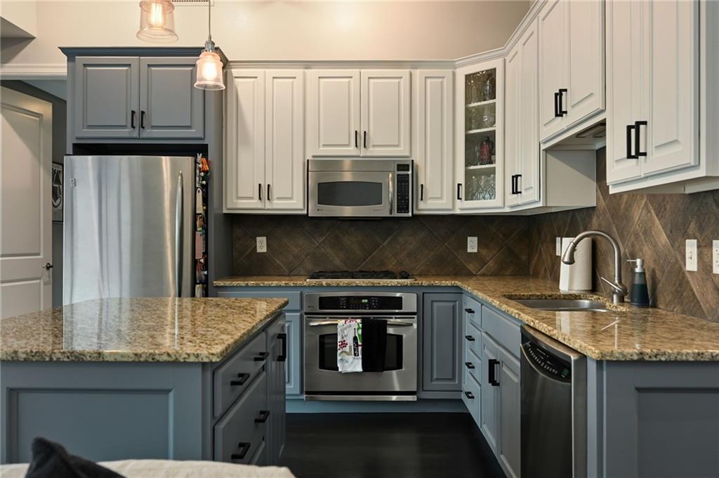 1101 Walnut Street Property Photo 9