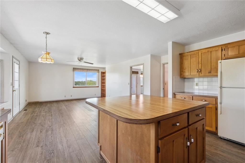 30680 243rd Street Property Photo 4