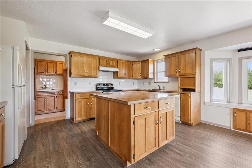 30680 243rd Street Property Photo 12