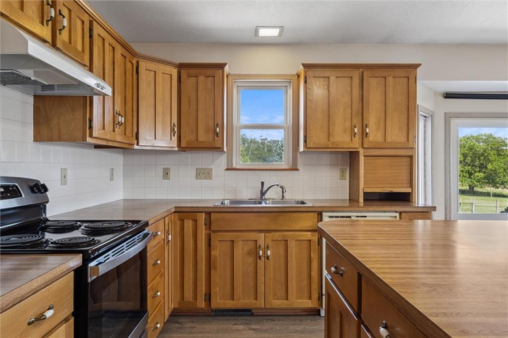 30680 243rd Street Property Photo 13