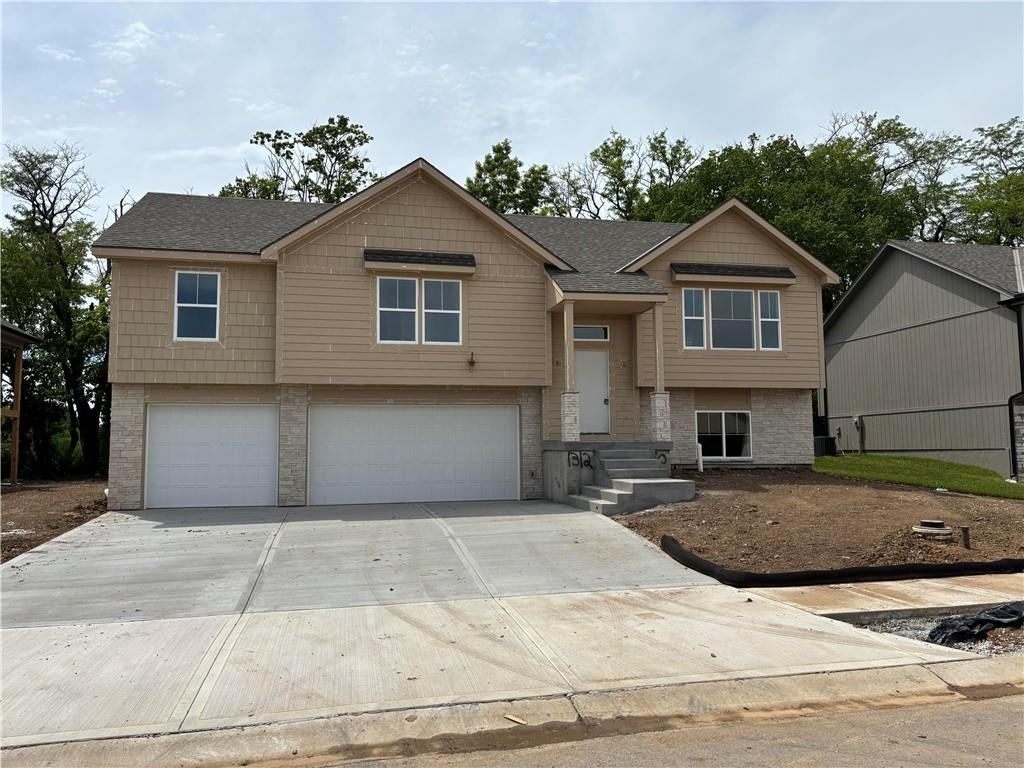 1312 N Holland Drive Property Photo 1