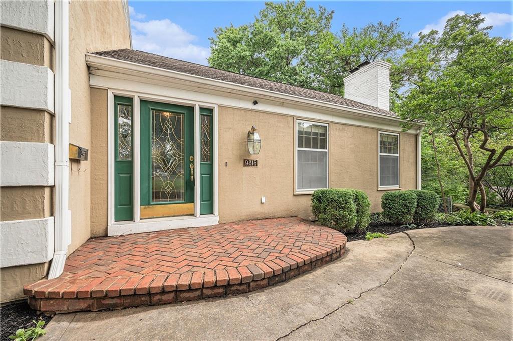 9815 Overbrook Court Property Photo 10