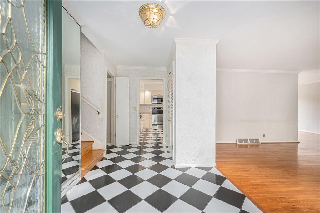 9815 Overbrook Court Property Photo 11